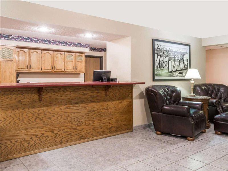 Super 8 by Wyndham Maysville KY Eksteriør billede